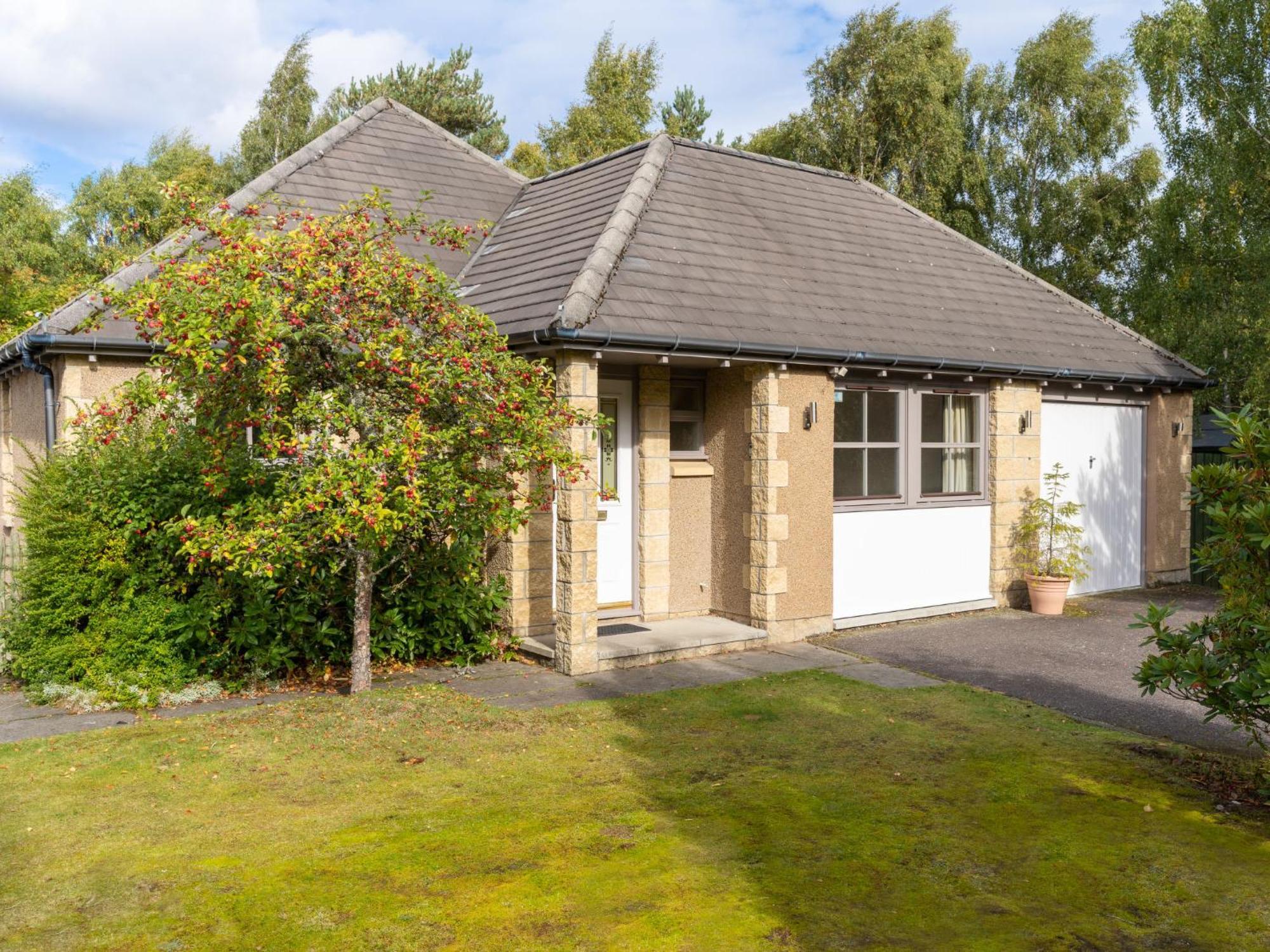 Holiday Home Falcon Lodge By Interhome Aviemore Eksteriør billede